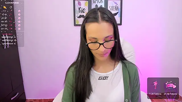 mariaan m  online show from January 11, 2025, 7:49 pm