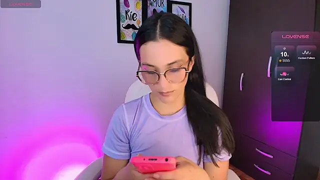 mariaan m  online show from November 27, 2025, 10:45 pm