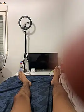 Snapshot of Ryan-hot chatting on July 16, 2026, 11:33 pm Ryan-hot online show from July 16, 2026, 11:33 pm
