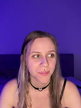 lunawolf21 online show from December 28, 2024, 8:36 pm