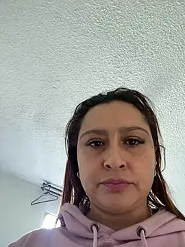 Keittly  online show from December 9, 2024, 3:11 pm