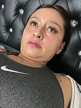 Keittly  online show from December 10, 2024, 9:00 pm