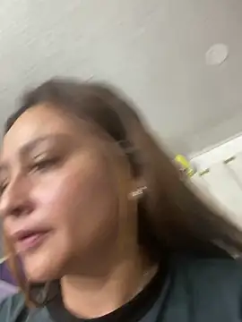 Keittly  online show from December 12, 2024, 6:10 pm