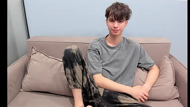 Im Shine Guy online show from October 18, 2025, 8:42 pm