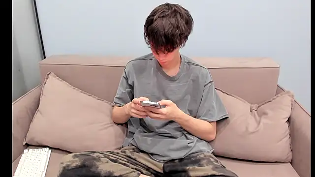 Im Shine Guy online show from October 23, 2025, 2:11 am