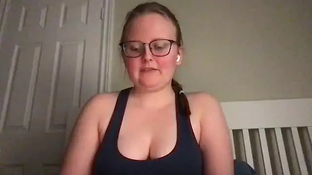 lexie lilacs online show from January 22, 2025, 2:48 am
