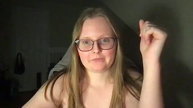 lexie lilacs online show from February 14, 2025, 3:22 am