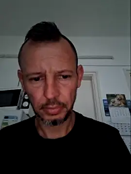 Snapshot of Vasember11@xh chatting on June 12, 2026, 6:18 pm Vasember11xh online show from June 12, 2026, 6:18 pm