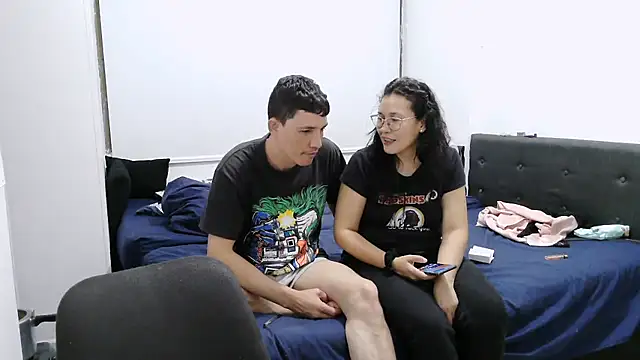 luxandracon23 online show from September 25, 2025, 6:17 am