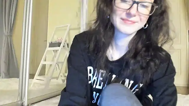 Baby Jewel online show from February 6, 2025, 11:10 am