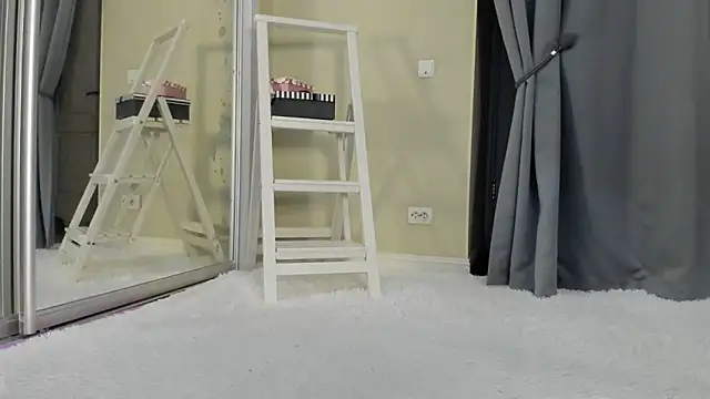 Baby Jewel online show from October 2, 2025, 10:11 am