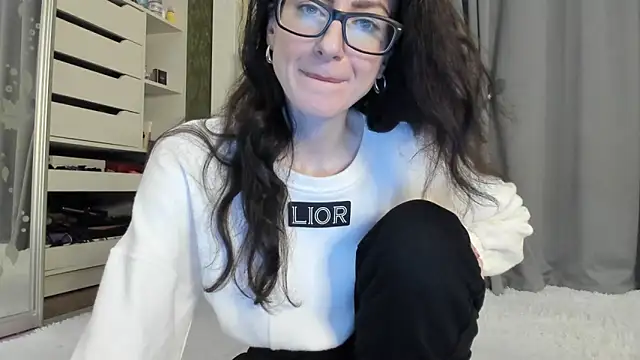 Baby Jewel online show from October 15, 2025, 10:15 am