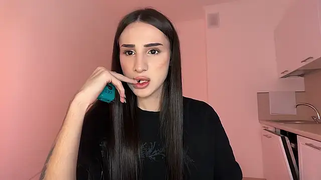 Kim Oberlin  online show from April 22, 2026, 2:07 pm