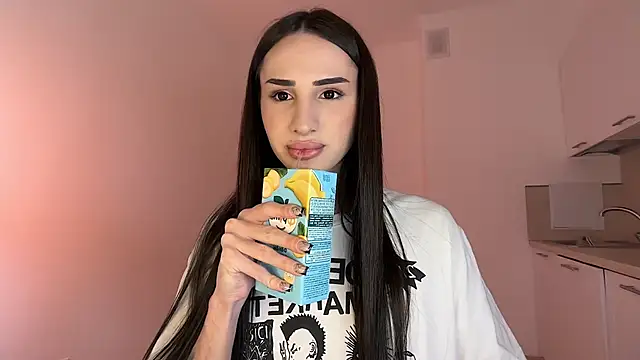 Kim Oberlin  online show from April 23, 2026, 12:04 pm