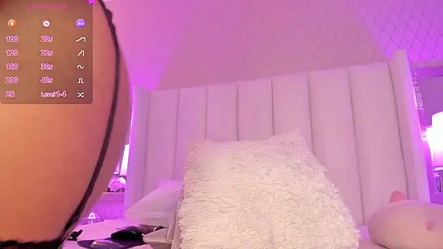 SophiaSmiiths  online show from February 16, 2025, 6:43 am