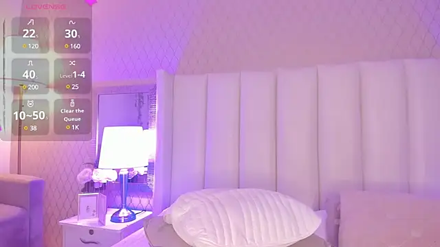 SophiaSmiiths  online show from March 10, 2025, 11:38 pm