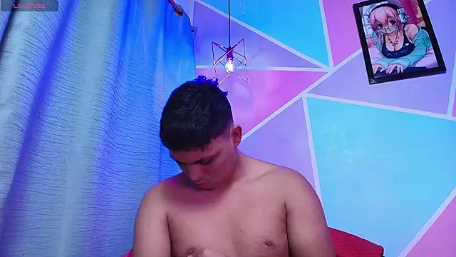 couple lovelyds online show from October 3, 2025, 8:39 pm