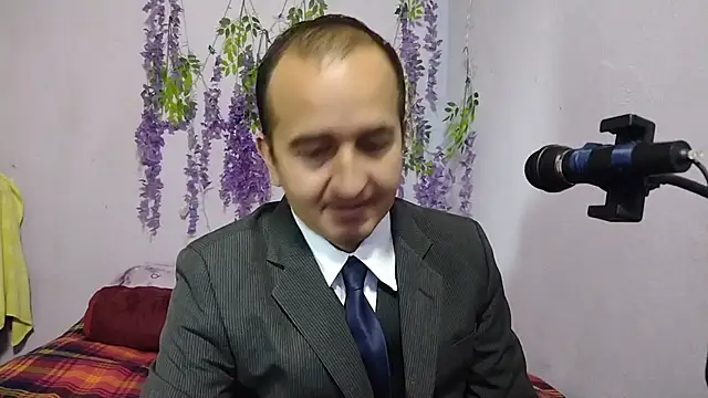 yazforeSolo online show from September 18, 2025, 2:30 pm