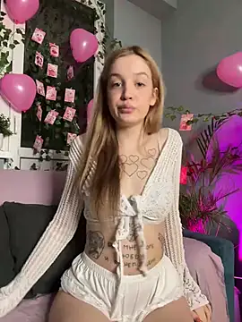 Sweet Evva online show from February 3, 2025, 4:10 pm