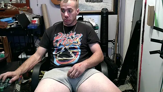 ScubaStevex online show from November 12, 2025, 6:58 am