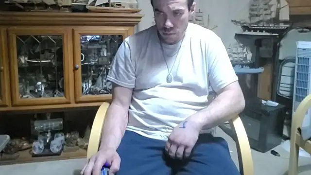 ScubaStevex online show from April 5, 2026, 9:06 am