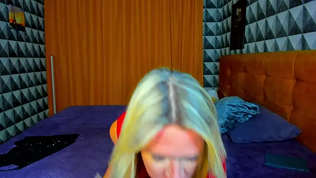 Luna  Lewis online show from January 22, 2025, 8:51 am