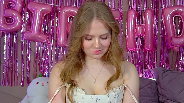 SelinSwarovski online show from February 5, 2026, 6:01 pm