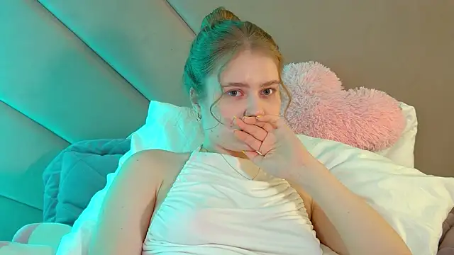 SelinSwarovski online show from March 2, 2026, 5:08 am