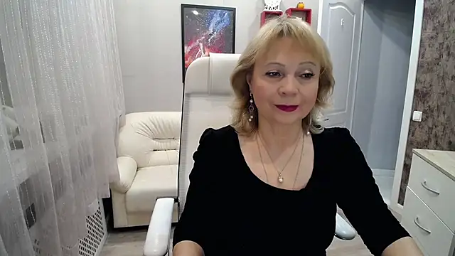 Milla Cutie18 online show from November 24, 2025, 4:56 am