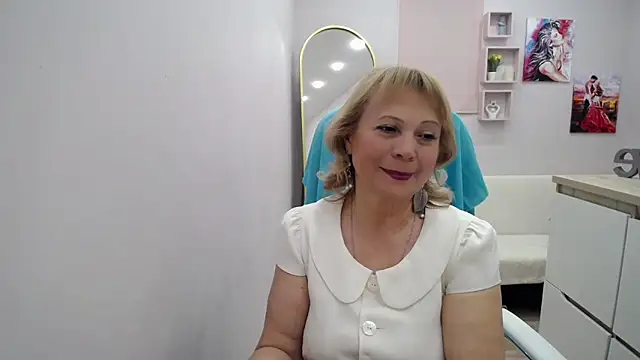 Milla Cutie18 online show from February 3, 2026, 6:40 am