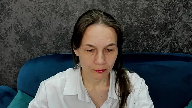 Lillian White online show from March 10, 2025, 7:53 am