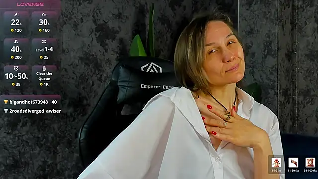 Lillian White online show from May 15, 2026, 11:01 pm
