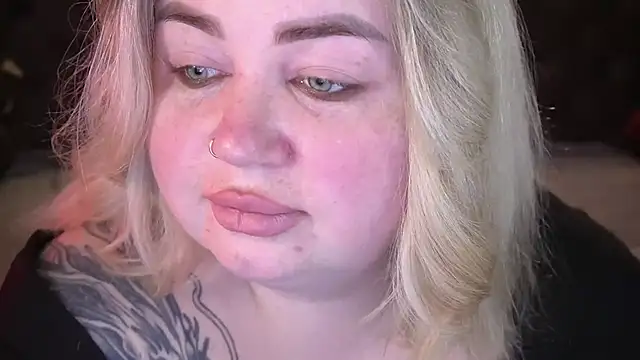 ZaraReignn online show from April 20, 2026, 8:32 pm