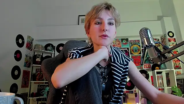 LuxRayi online show from December 26, 2024, 9:33 am