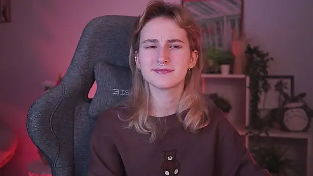 LuxRayi online show from January 13, 2025, 2:50 am