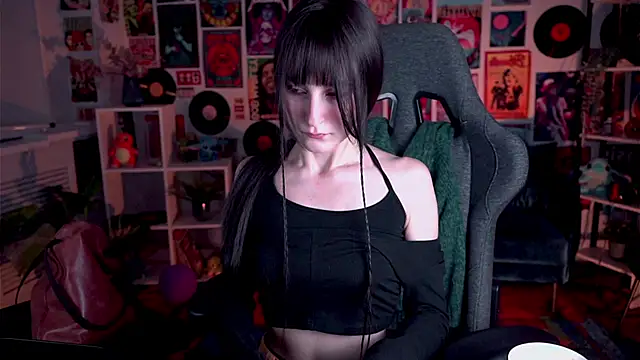 LuxRayi online show from February 1, 2025, 9:19 pm