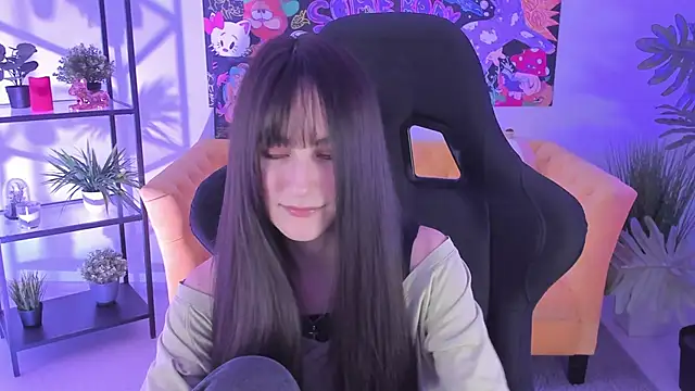 LuxRayi online show from February 5, 2025, 9:07 pm