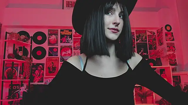 LuxRayi online show from March 19, 2025, 5:50 pm