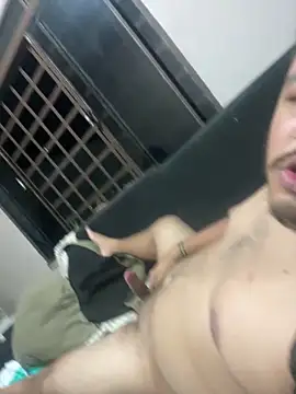 mateusmf25 online show from September 14, 2025, 11:04 pm