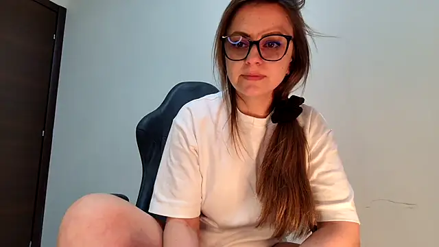 Snapshot of Eelleen chatting on May 26, 2026, 12:12 pm Eelleen online show from May 26, 2026, 12:12 pm
