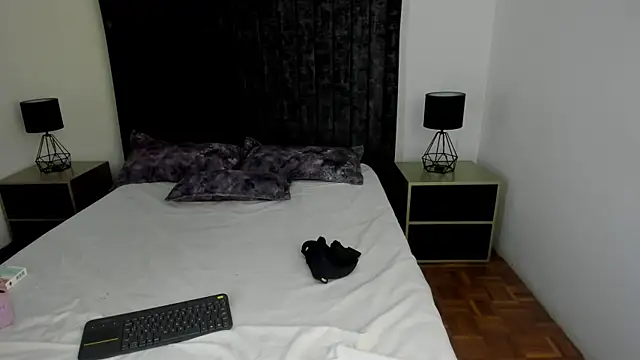 Snapshot of NataGarcia chatting on April 28, 2026, 4:12 pm NataGarcia online show from April 28, 2026, 4:12 pm