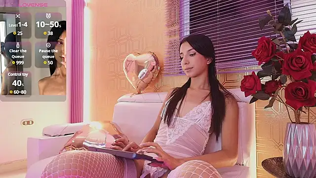 Bella19  online show from February 17, 2025, 8:04 pm