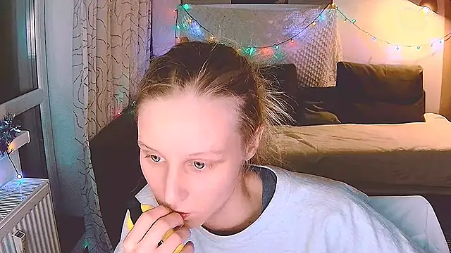 KatiKate online show from December 23, 2024, 7:30 pm