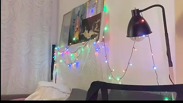 KatiKate online show from February 12, 2025, 4:22 pm