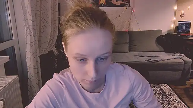 KatiKate online show from February 18, 2025, 3:54 pm