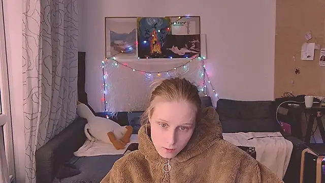 KatiKate online show from February 25, 2025, 5:15 pm