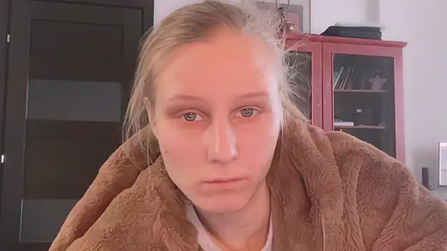 KatiKate online show from March 3, 2025, 1:31 pm