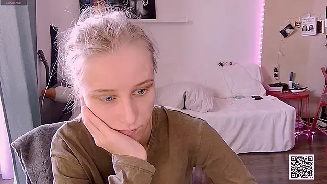 KatiKate online show from September 9, 2025, 11:10 am