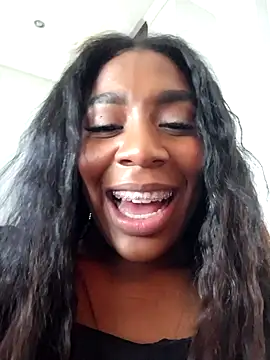 KloheCurvy online show from December 11, 2024, 5:48 pm