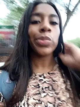 KloheCurvy online show from December 12, 2024, 11:07 am